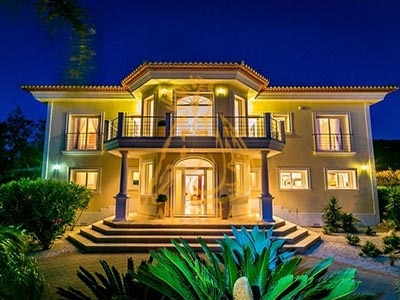 Beşiktaş'ta satılık villa
